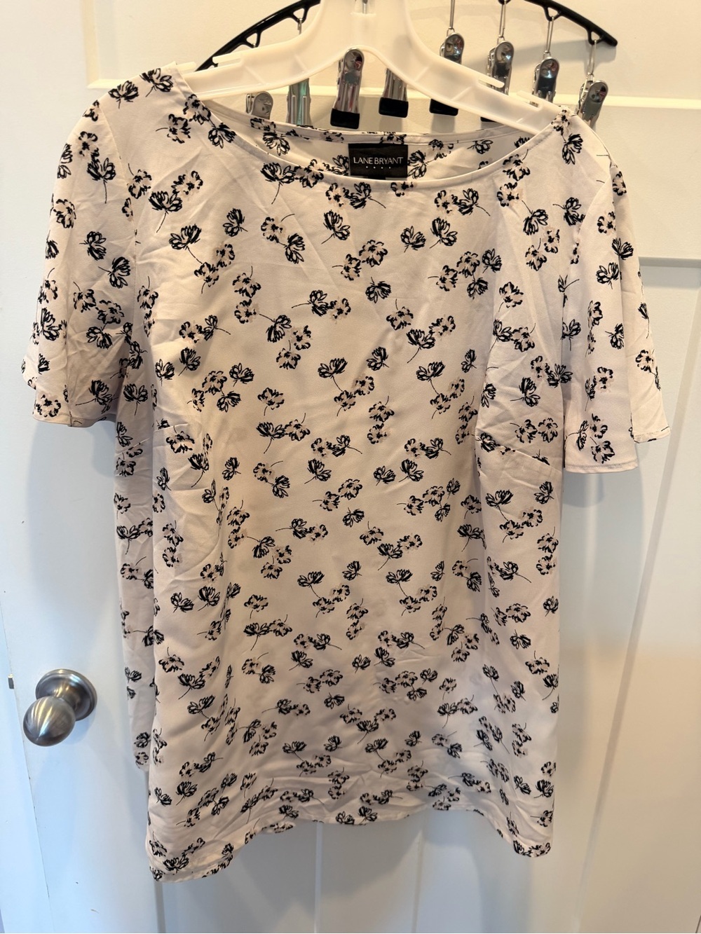 Lane Bryant Size 14 White Black Floral Blouse Short Sleeve Career Office Top